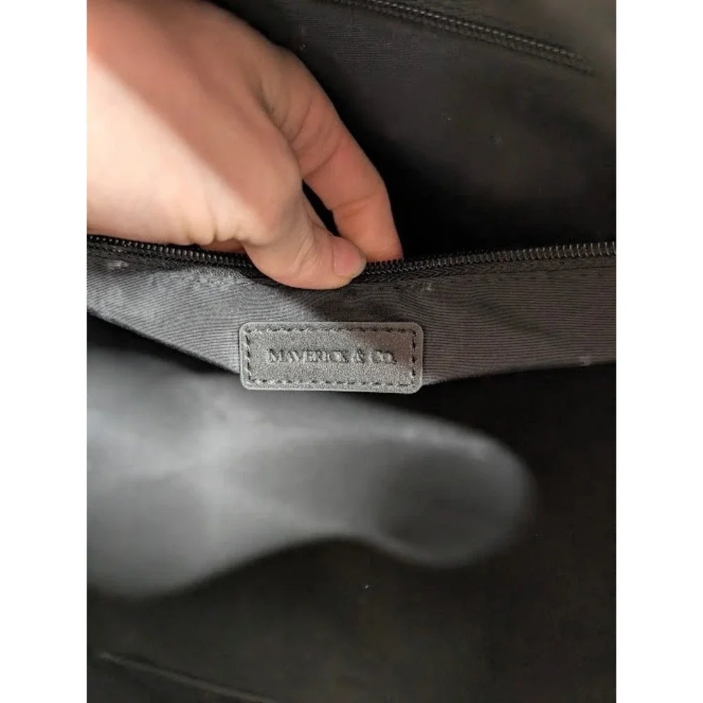 Maverick and C Olive Green Canvas Nylon‎ Strip Duffle Bag Weekend Travel Pockets
